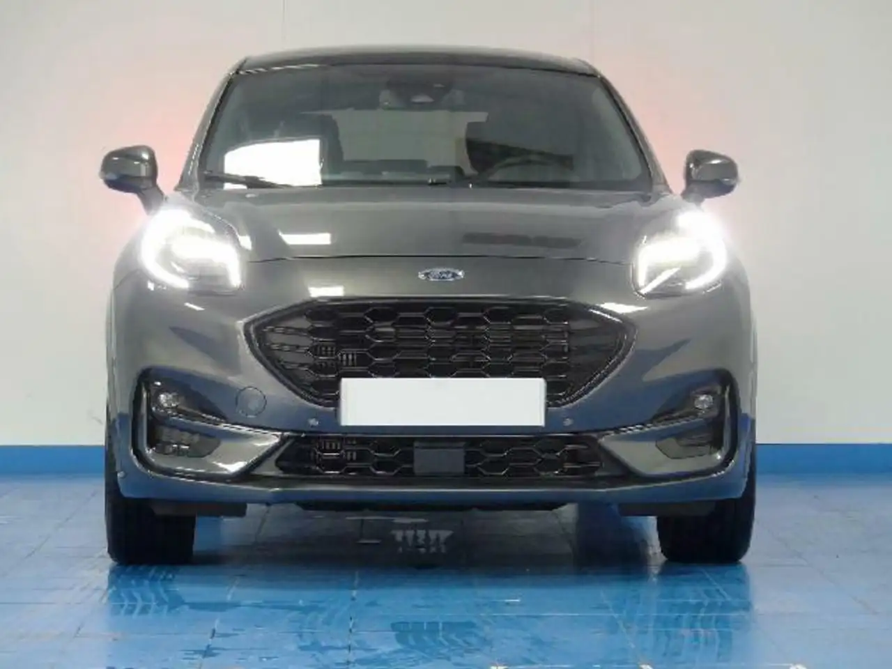 Renting Ford Puma 1.0 ECOBOOST 114KW MHEV ST-LINE X DCT 155 5P Gris