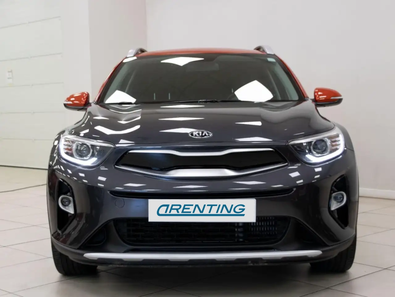 Renting Kia Stonic 1.0 T-GDi 74kW (100CV) Black Edition Naranja