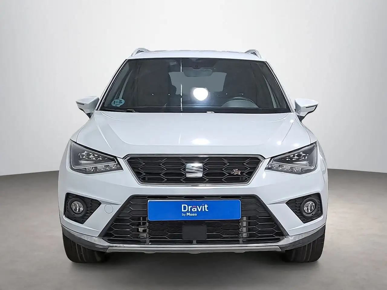 Renting SEAT Arona 1.0 TSI 81kW (110CV) DSG FR Blanco