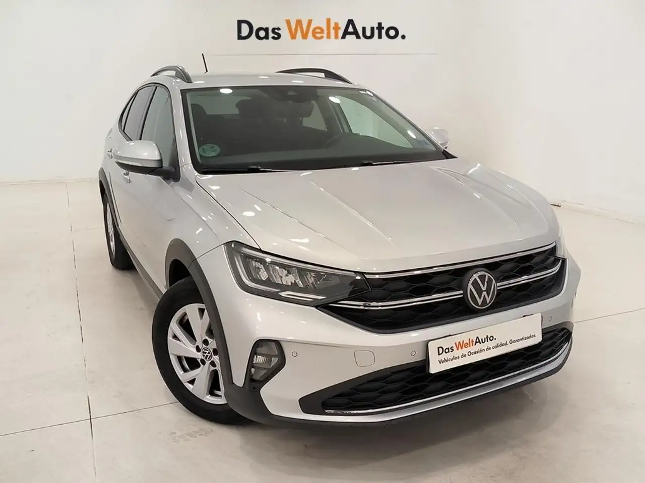 Renting Volkswagen Taigo 1.0 TSI Life 81kW Plateado 1