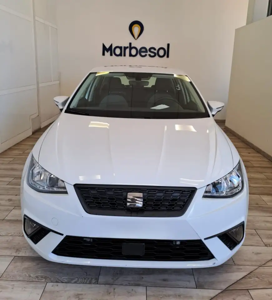 Renting SEAT Ibiza 1.0 TSI S&S FR 110 Blanco