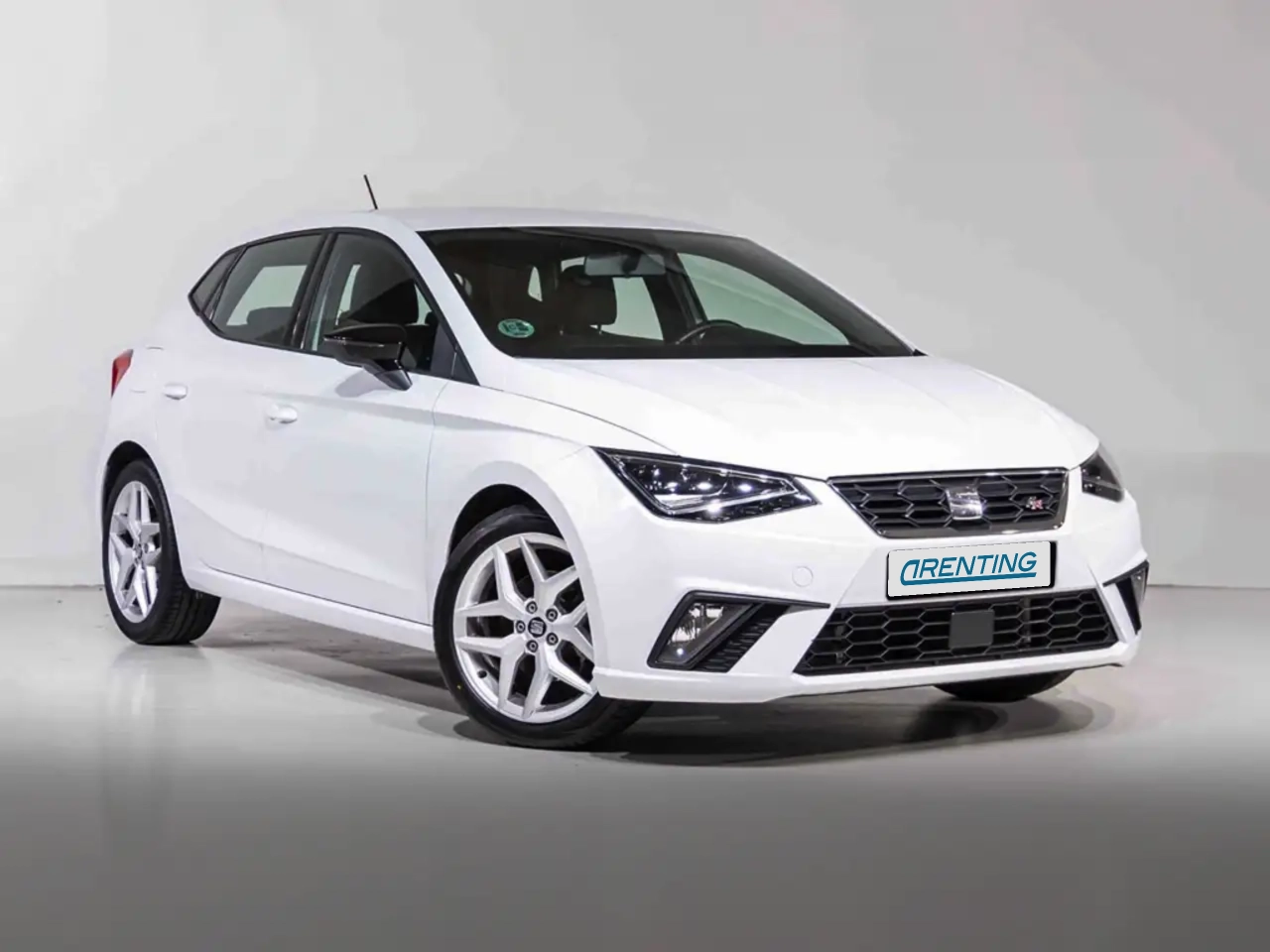 Renting SEAT Ibiza 1.0 TSI S&S FR 115 Blanco