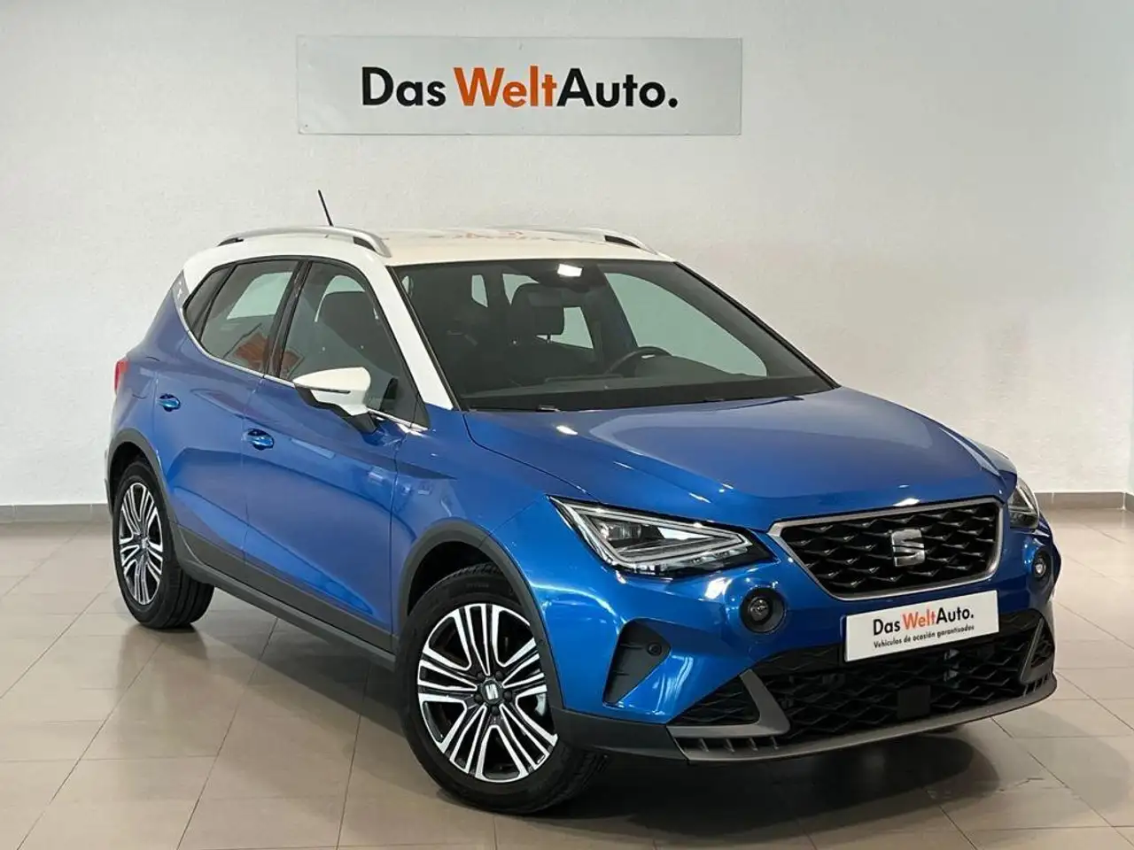 Renting SEAT Arona 1.0 TSI S&S FR XM 110 Azul 1 2