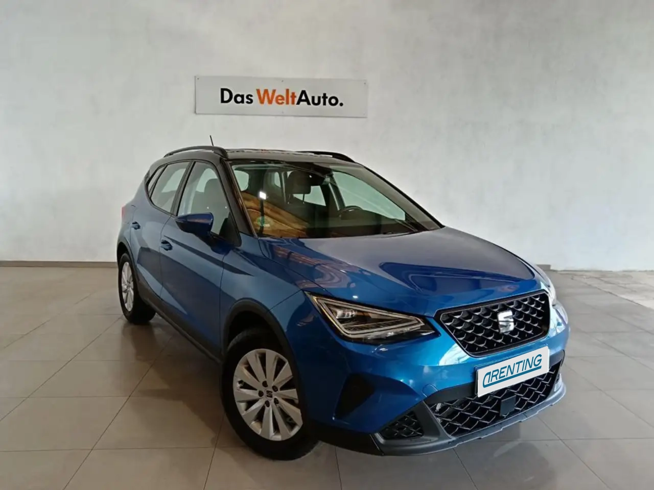 Renting SEAT Arona 1.0 TSI S&S Style XM 110 Azul 2 1