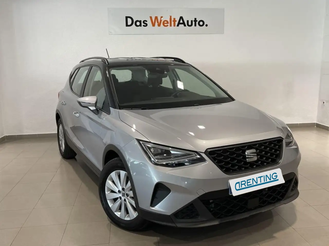 Renting SEAT Arona 1.0 TSI S&S Style XM 110 Plateado 2