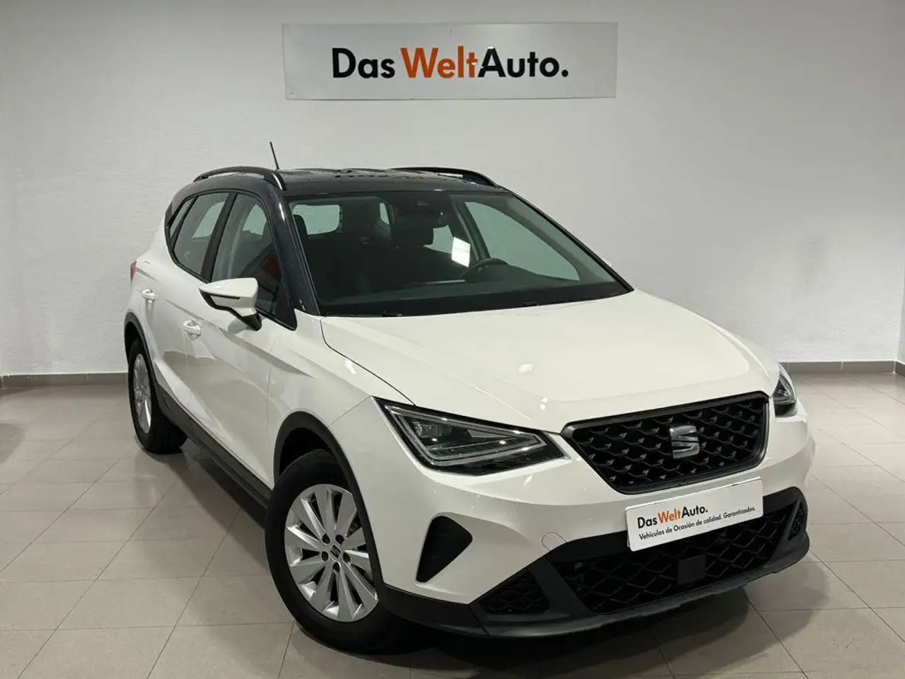 Renting SEAT Arona 1.0 TSI S&S Style XM 110 Blanco 1