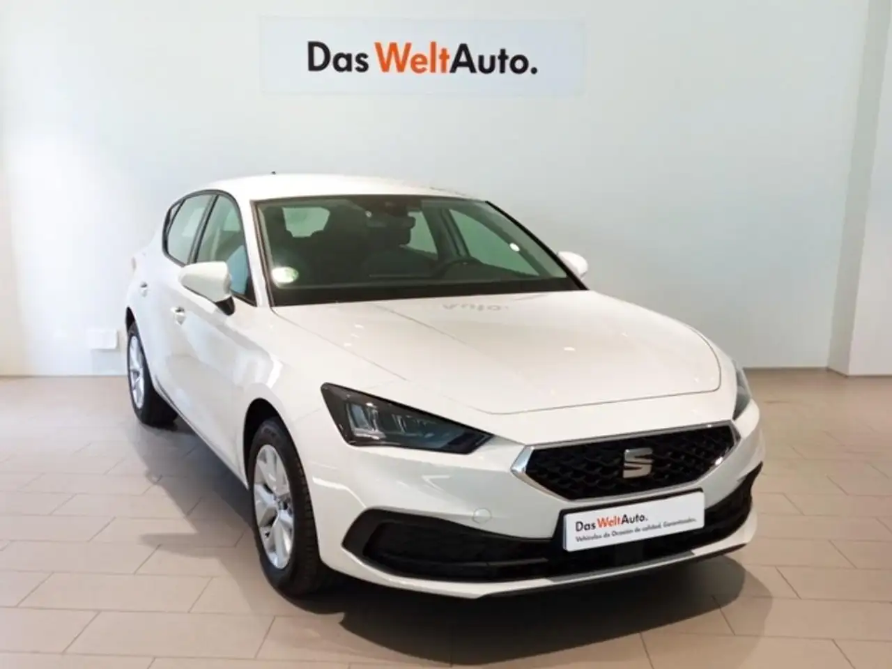 Renting SEAT Leon 1.0 TSI S&S Style XS 110 Blanco