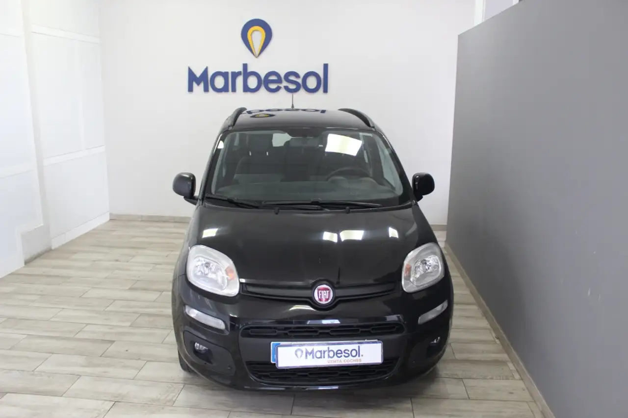 Renting Fiat Panda 1.2 Lounge Negro 1