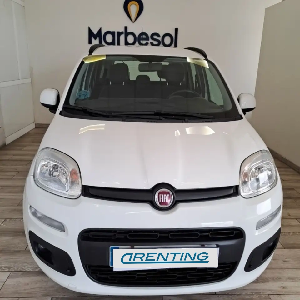 Renting Fiat Panda 1.2 Lounge Blanco