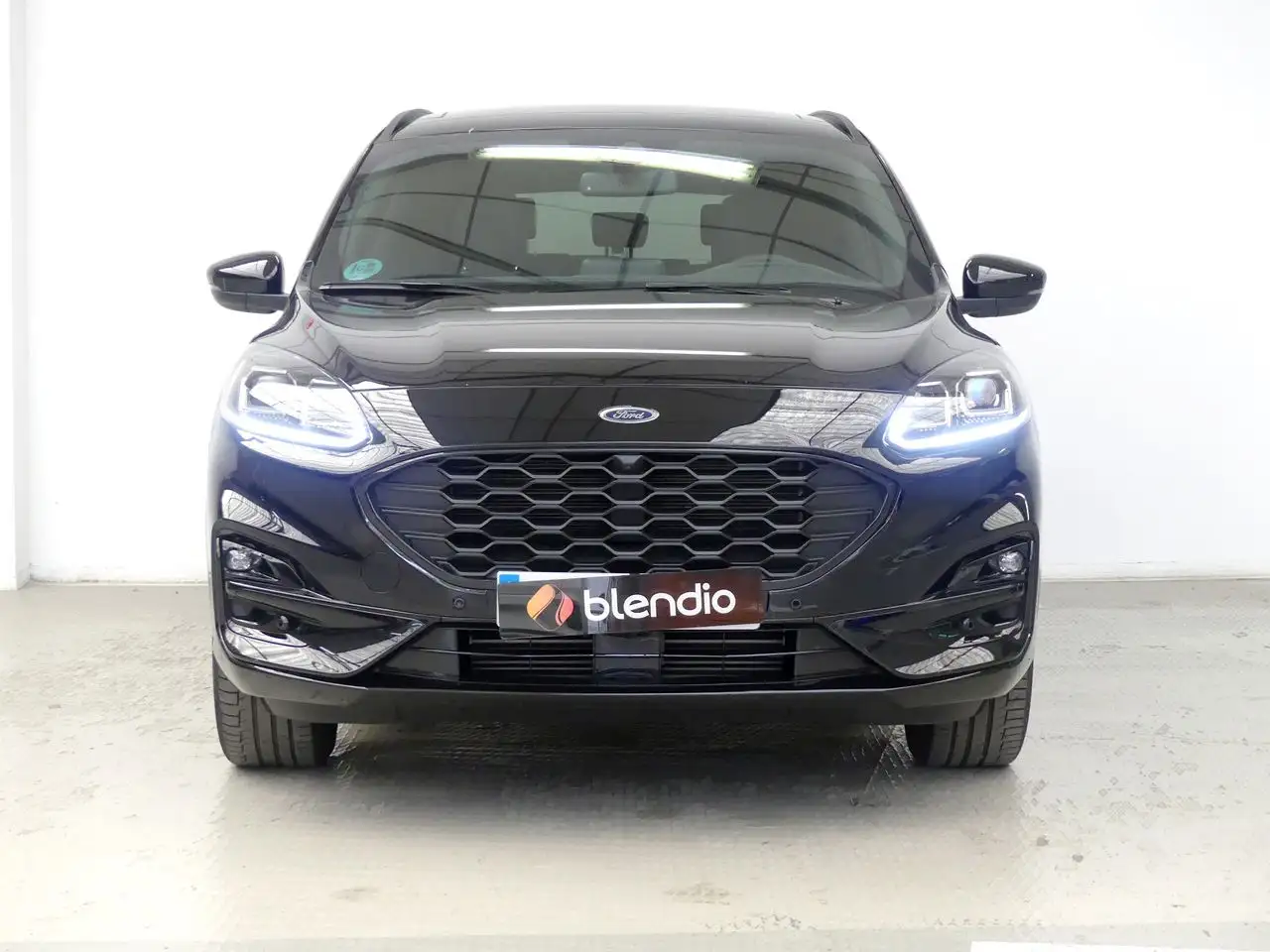 Renting Ford Kuga 1.5 EcoBoost ST-Line X FWD 150 Negro 1