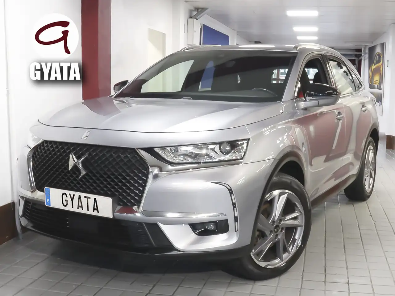 Renting DS Automobiles DS 7 Crossback 1.5BlueHDi Be Chic Aut. Gris