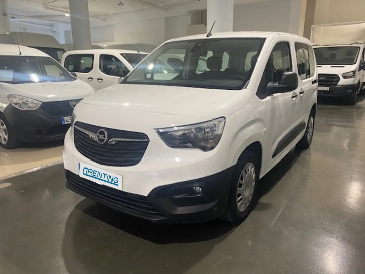 Renting Opel Combo Life 1.5TD S/S Edition 100cv