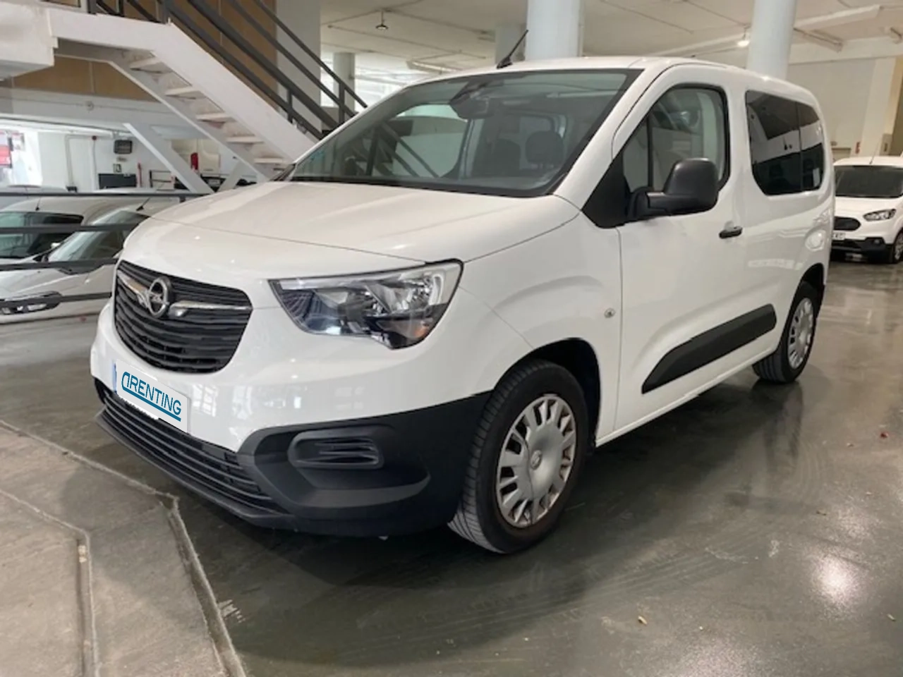 Renting Opel Combo Life 1.5TD S/S Expression 100cv