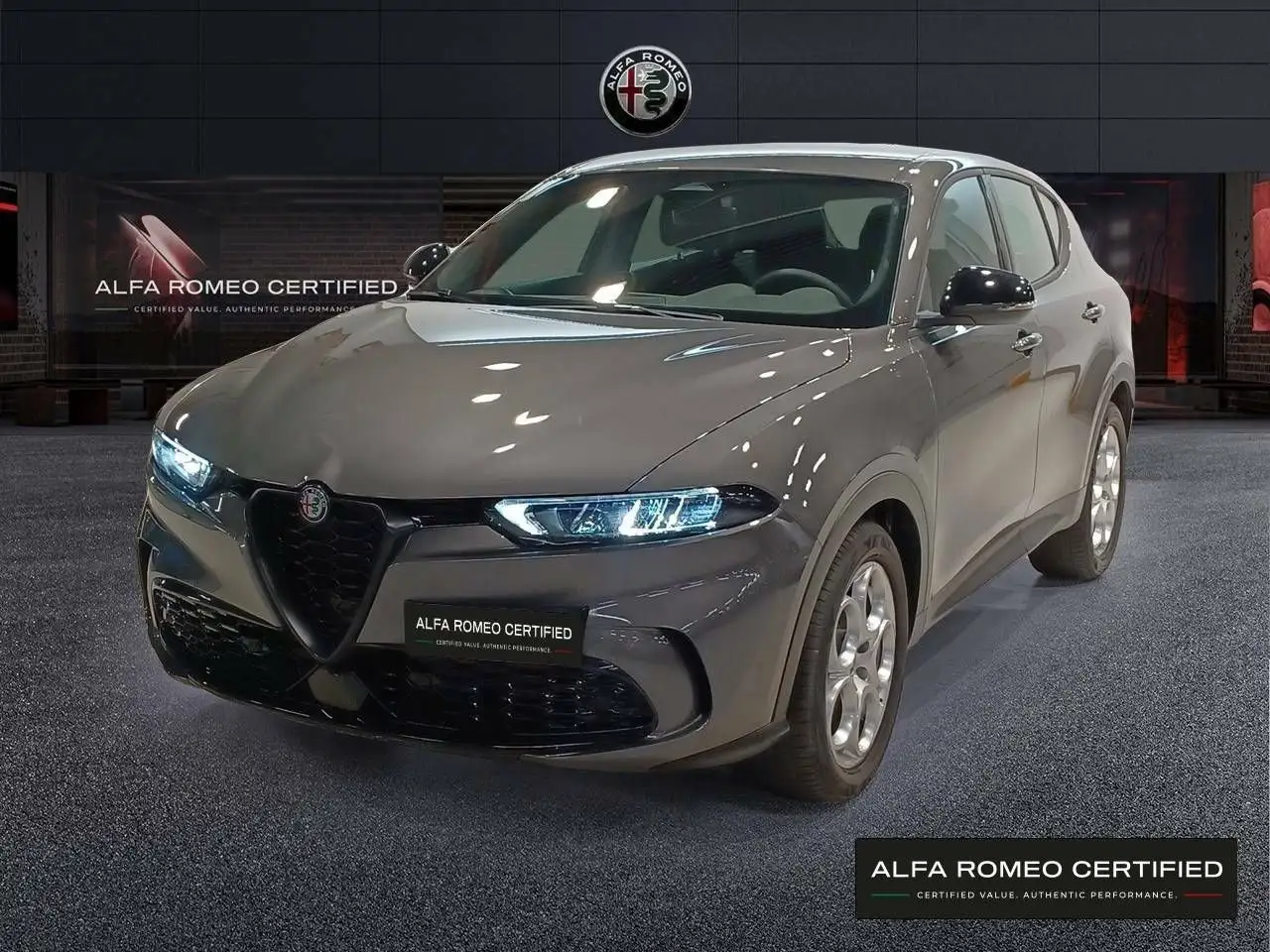 Renting Alfa Romeo Tonale 1.6 DS Sprint FWD Gris 3