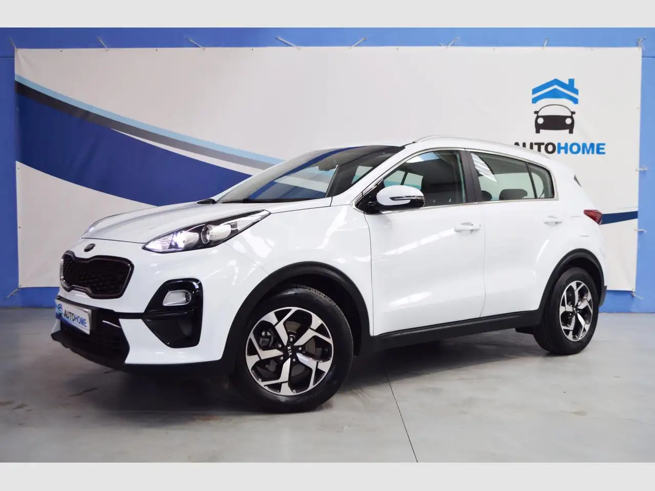 Renting Kia Sportage 1.6 MHEV Concept 100kW (136CV) 4×2 Blanco