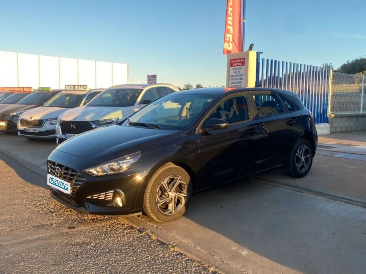 Renting Hyundai i30 1.6CRDi Klass 116 Negro