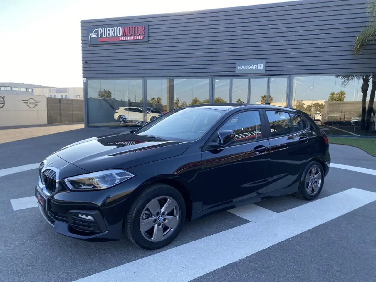 Renting BMW 116 116d Business Negro