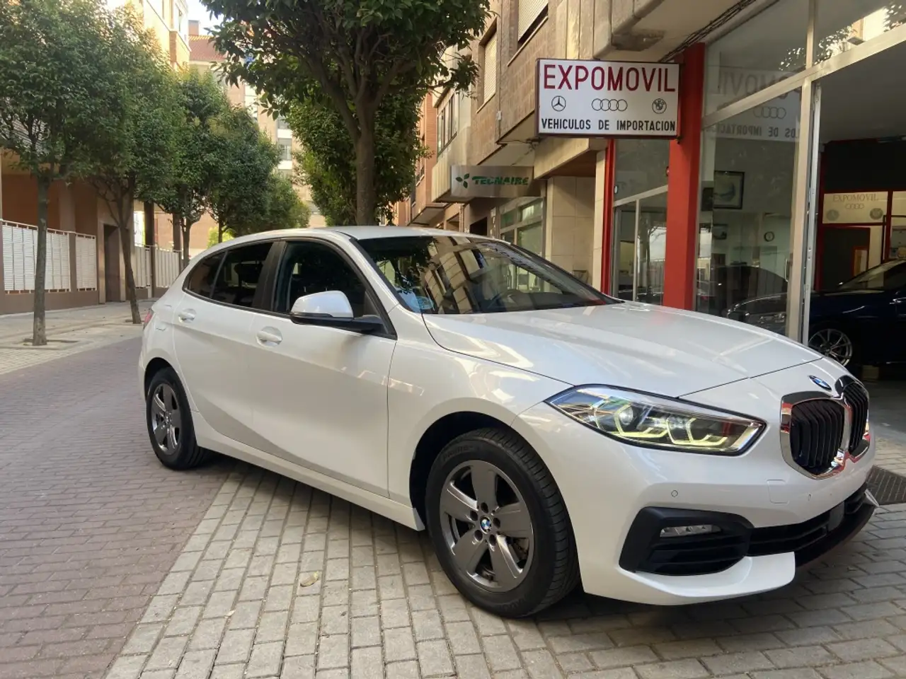 Renting BMW 118 118i Blanco 2 1