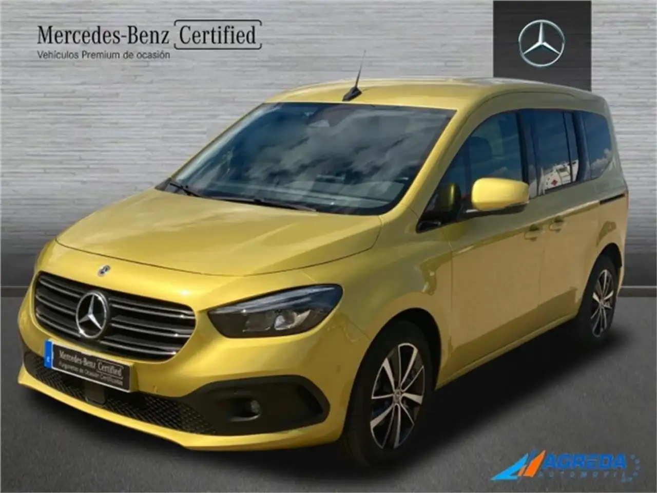 Renting Mercedes-Benz T-Class 180 d