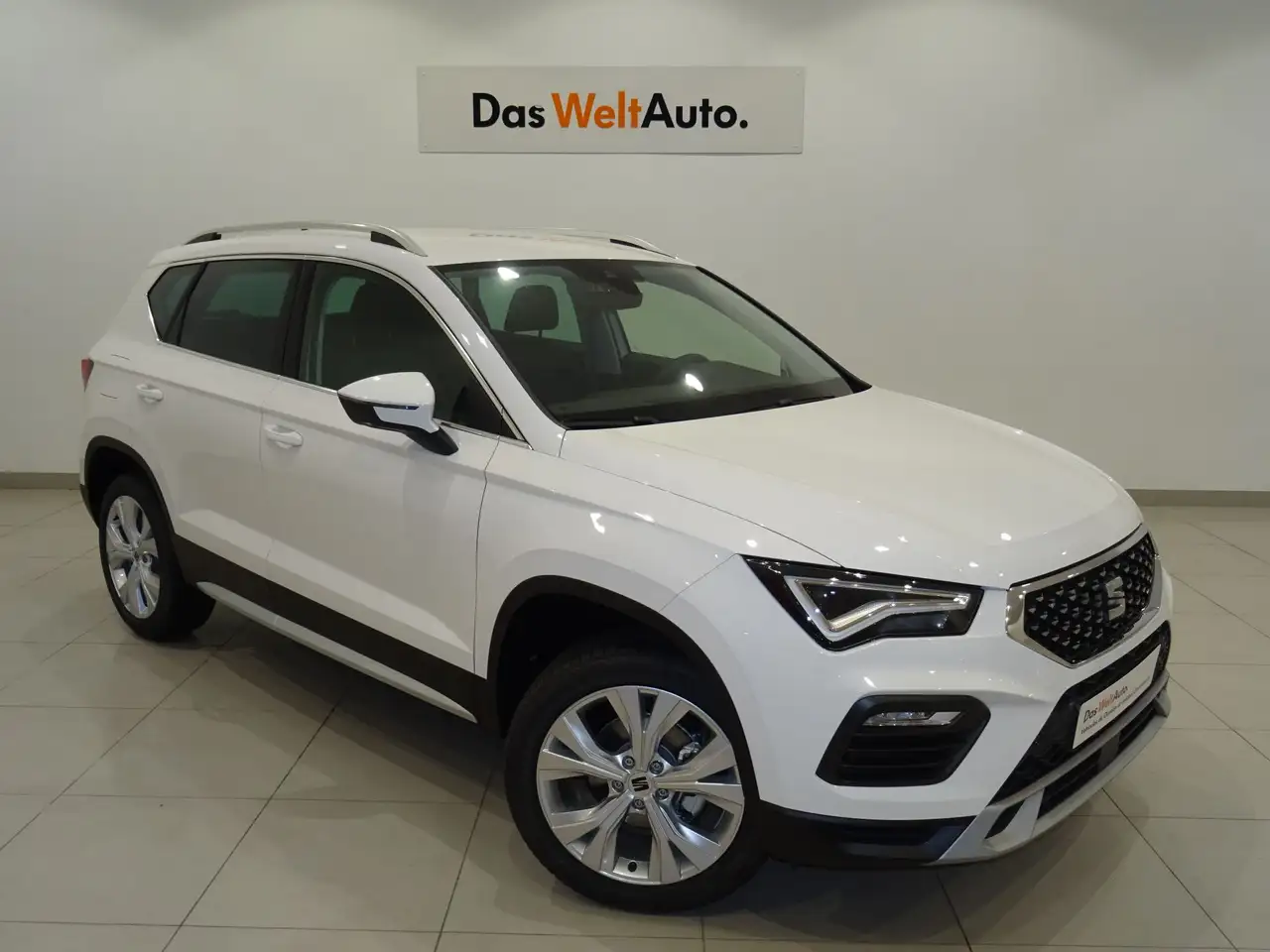 Renting SEAT Ateca 2.0 TDI 110kW (150CV) X-Perience XXL Blanco 2