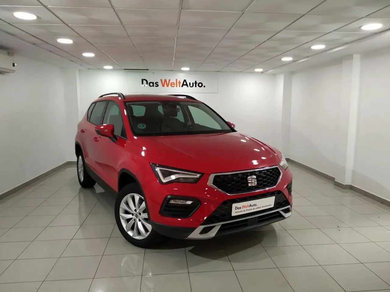 Renting SEAT Ateca 2.0TDI CR S&S Style XM 150 Rojo 3