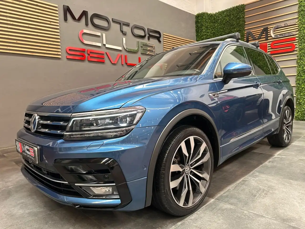 Renting Volkswagen Tiguan Allspace 2.0TDI Sport 4M DSG 140kW Azul