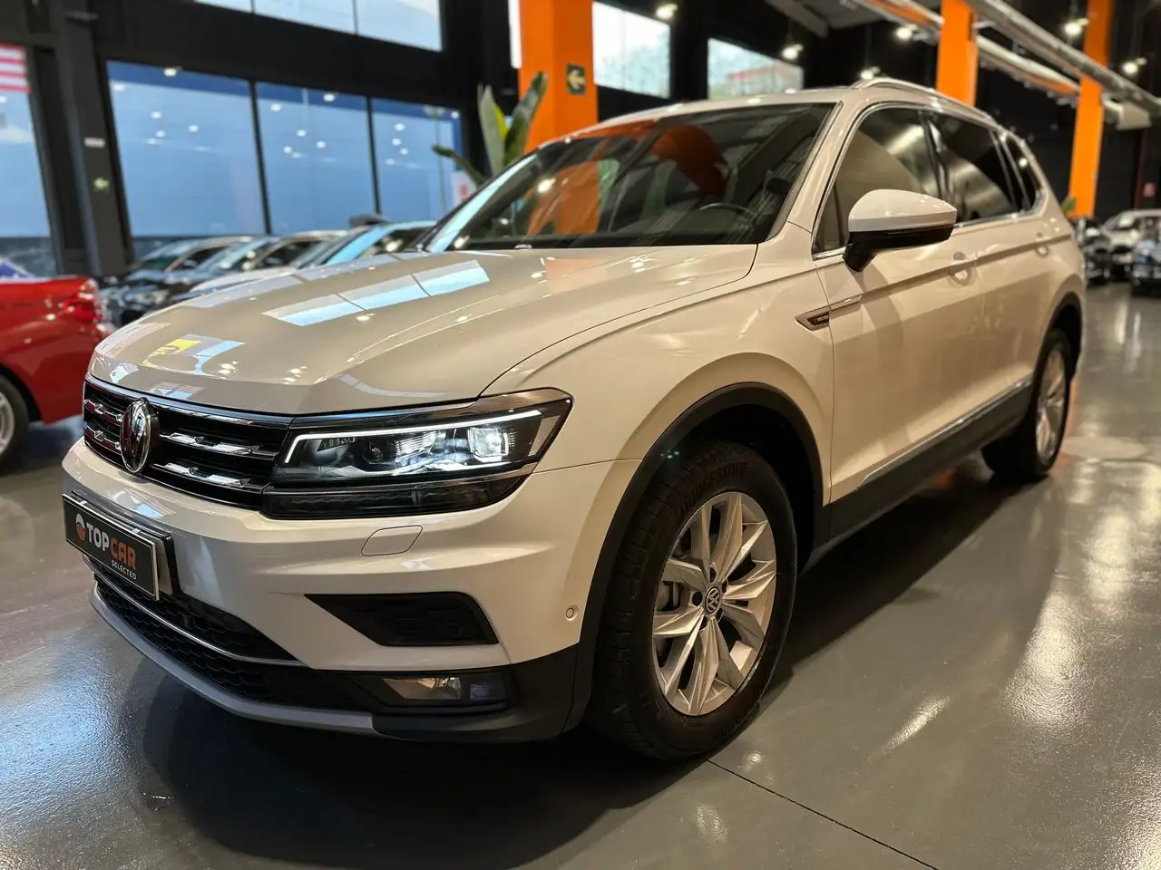 Renting Volkswagen Tiguan 2.0TDI Sport 4Motion DSG 140kW Blanco