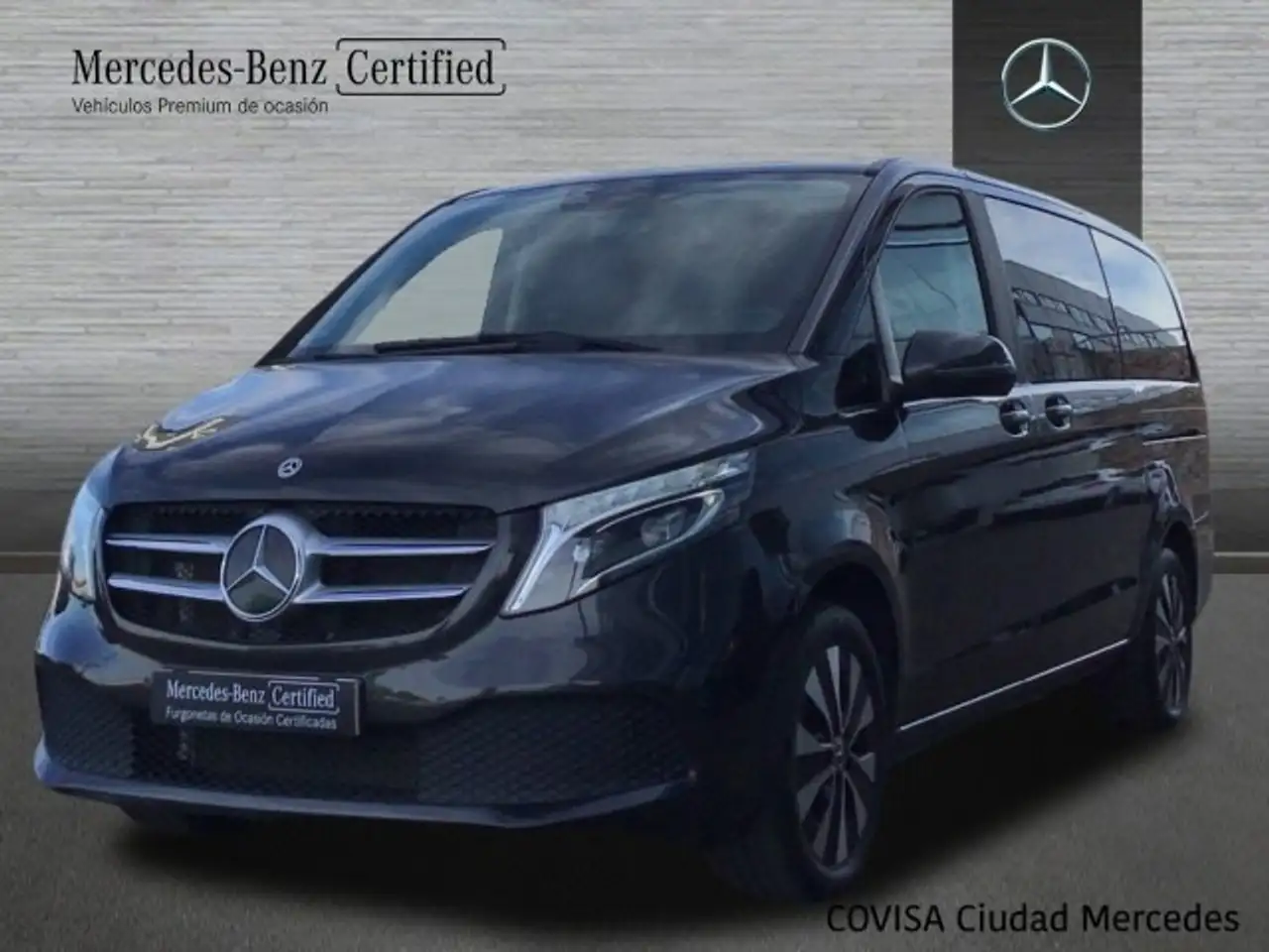 Renting Mercedes-Benz V 220d Largo