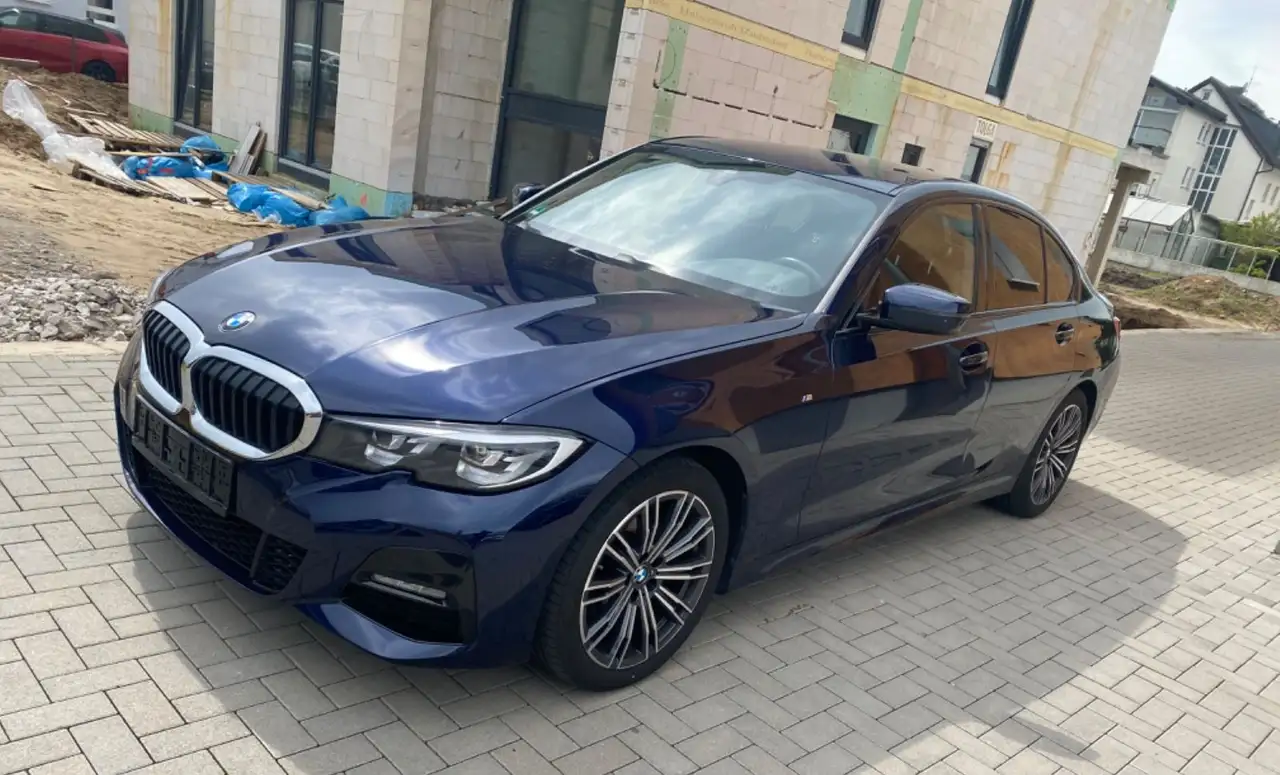 Renting BMW 320 320dA M Sport 4