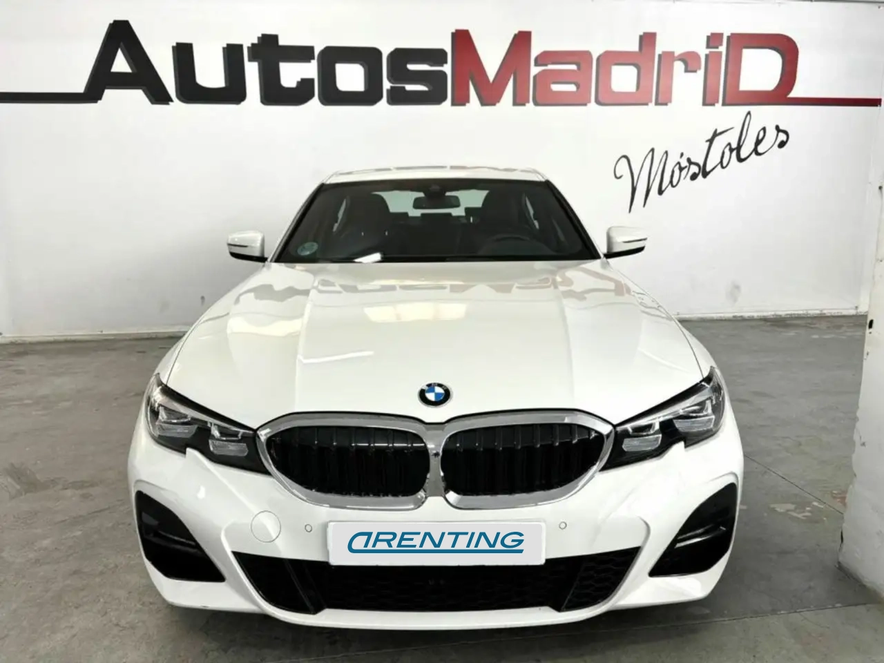 Renting BMW 320 320i Auto. Blanco