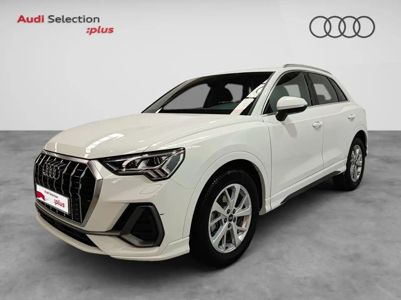 Renting Audi Q3 35 TDI S line S tronic 110kW Blanco