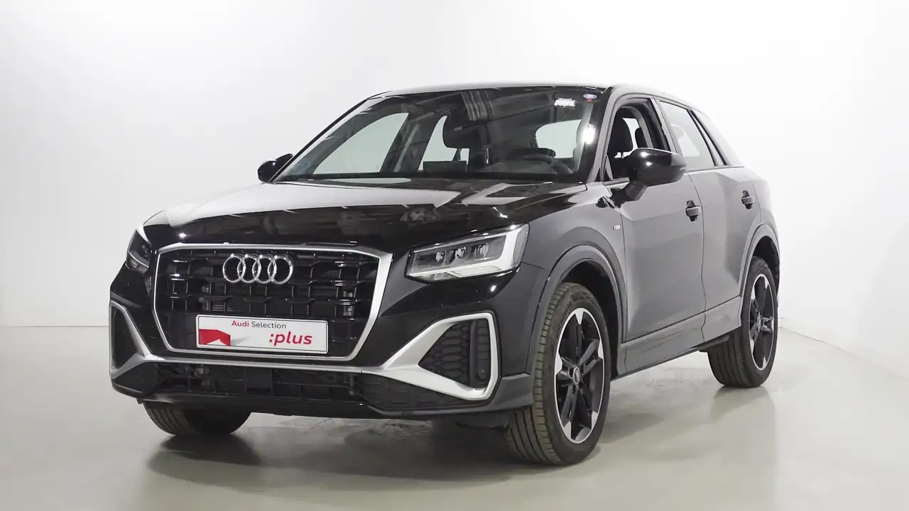 Renting Audi Q2 35 TFSI Black line edition S tronic 110kW Negro 1