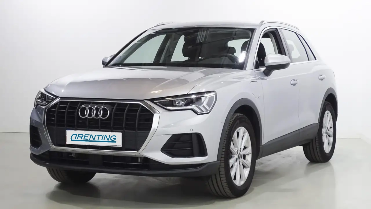 Renting Audi Q3 45 TFSIe Advanced S-tronic Plateado