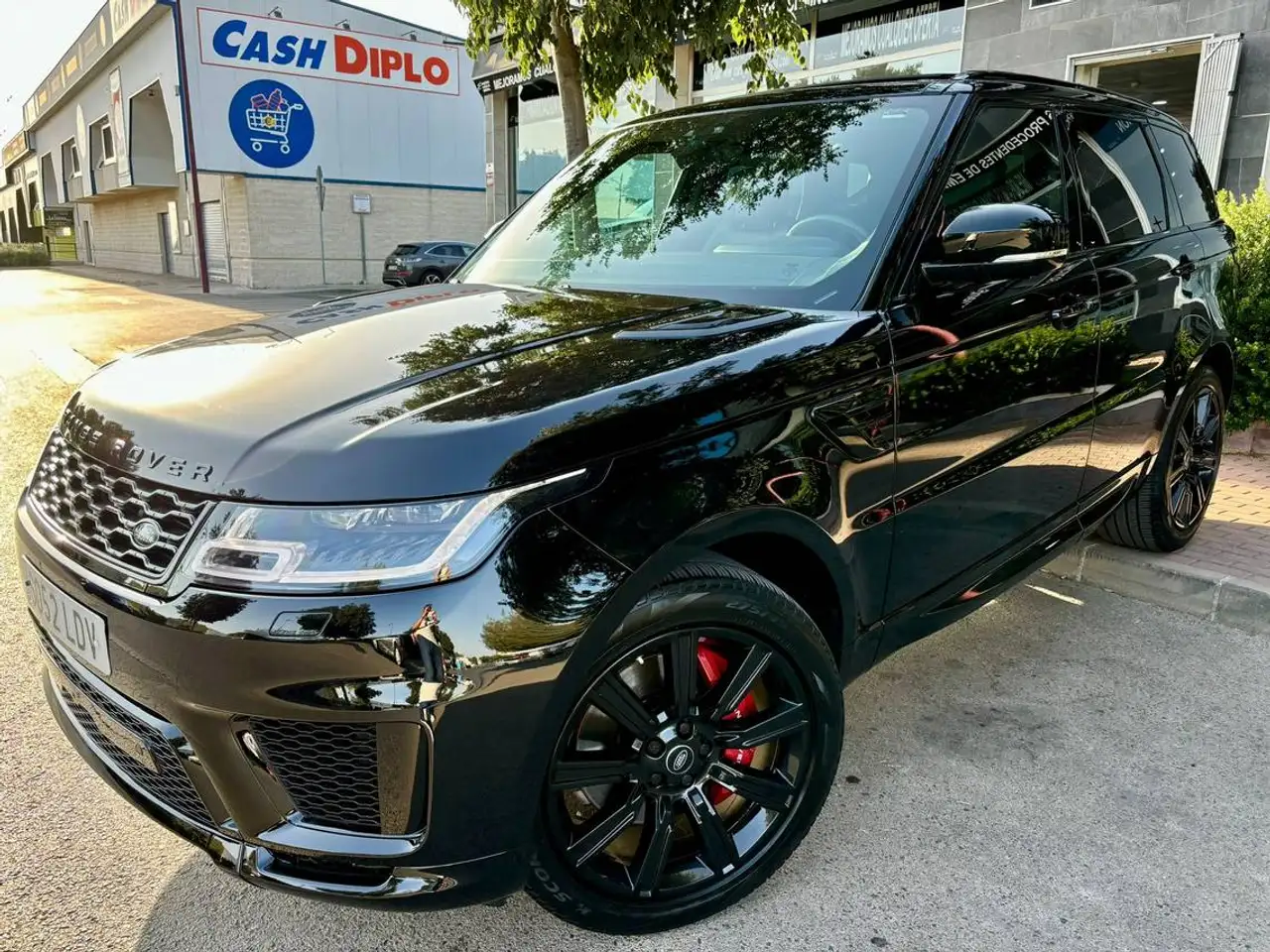 Renting Land Rover Range Rover Sport 5.0 V8 SC HSE Dynamic 525 Aut. Negro