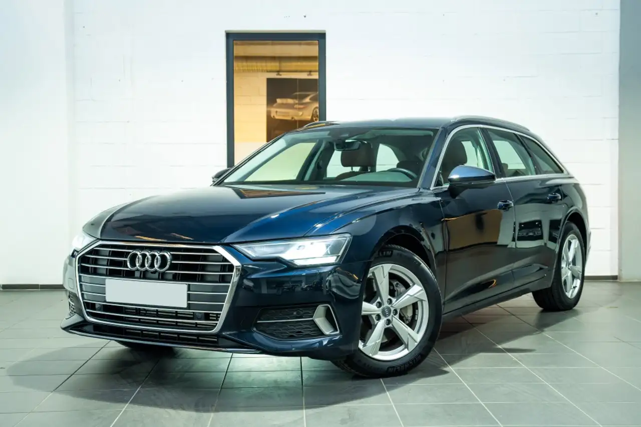 Renting Audi A6 Avant 45 TFSI Sport quattro-ultra S tronic Azul