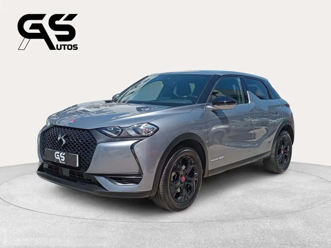 Renting DS Automobiles DS 3 Crossback BlueHDi Performance Line 130 Aut. Gris