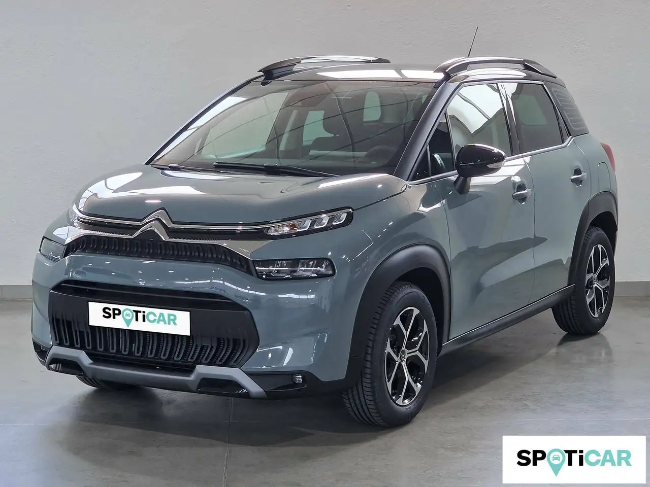 Renting Citroen C3 Aircross BlueHDi S&S Shine 110 Gris 2