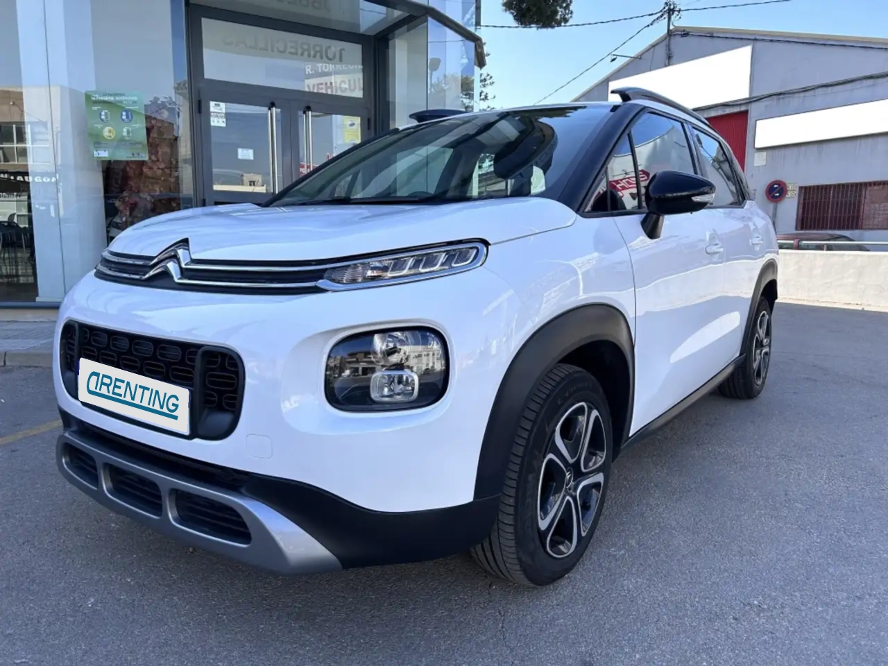 Renting Citroen C3 Aircross BlueHDi S&S Shine EAT6 120 Blanco