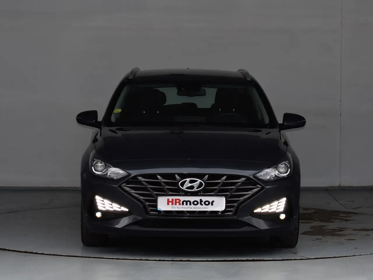 Renting Hyundai i30 Business Blanco