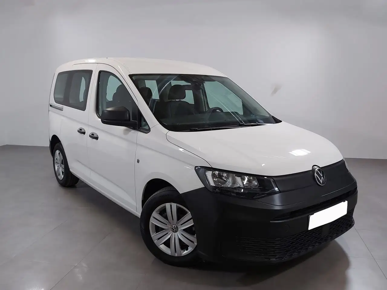 Renting Volkswagen Caddy 2.0 TDI 75 kW (102 CV) Blanco 2