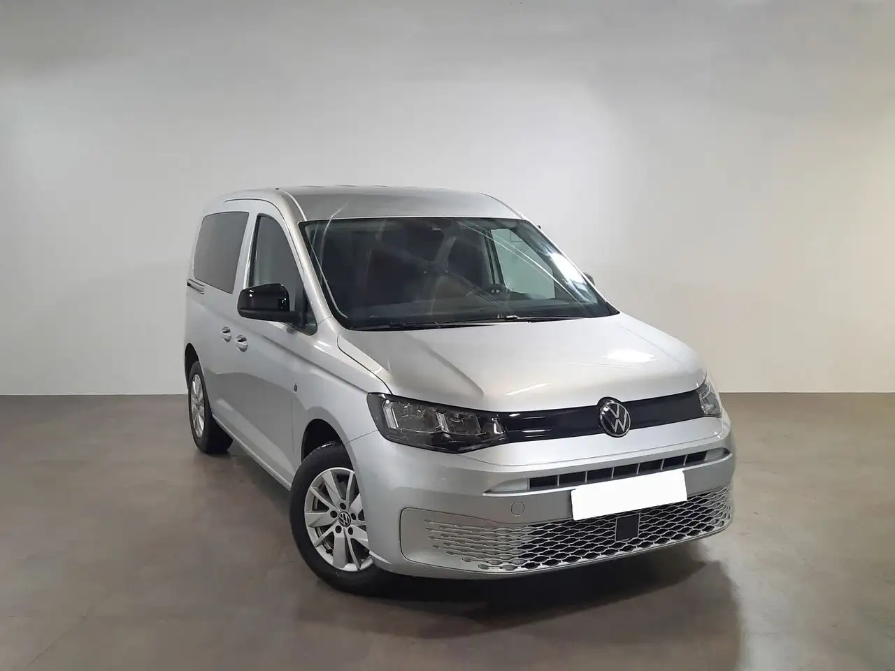 Renting Volkswagen Caddy Origin 2.0 TDI 75 kW (102 CV) Gris 1