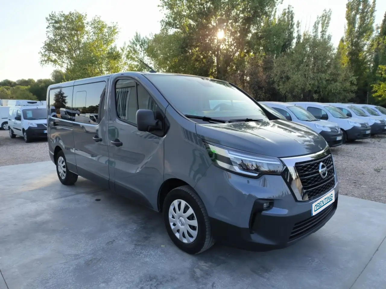 Renting Nissan Primastar Combi 9 2.0dCi S&S L2H1 1T GO 150 Gris