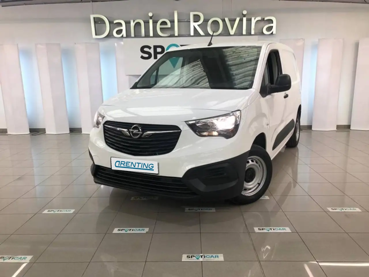 Renting Opel Combo N1 Cargo 1.5TD S&S L 1000 Express 100 Blanco 3