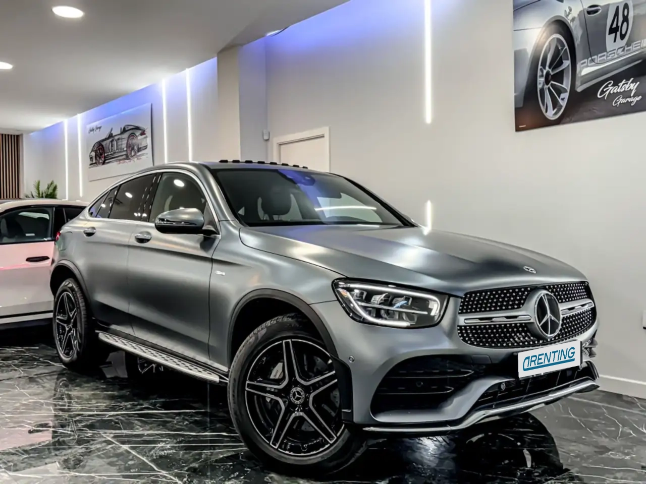 Renting Mercedes-Benz GLC 300 Coupé 300de 4Matic Gris