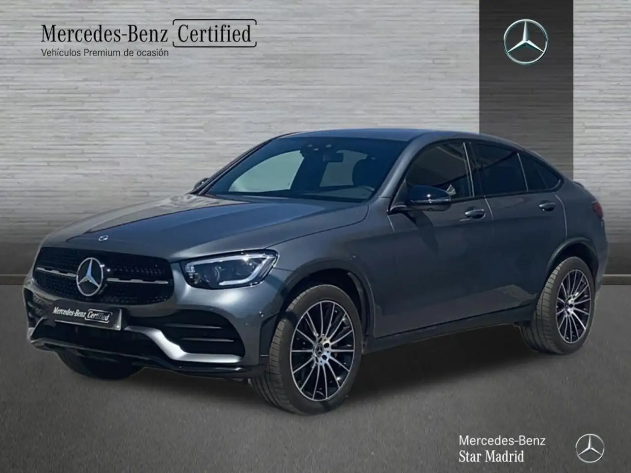 Renting Mercedes-Benz GLC 300 Coupé de 4MATIC Gris