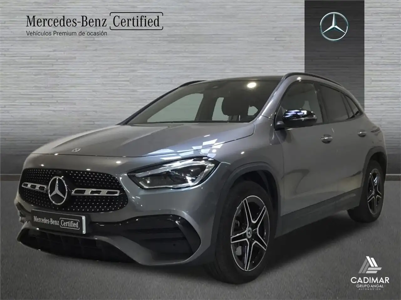 Renting Mercedes-Benz GLA 250 e 3