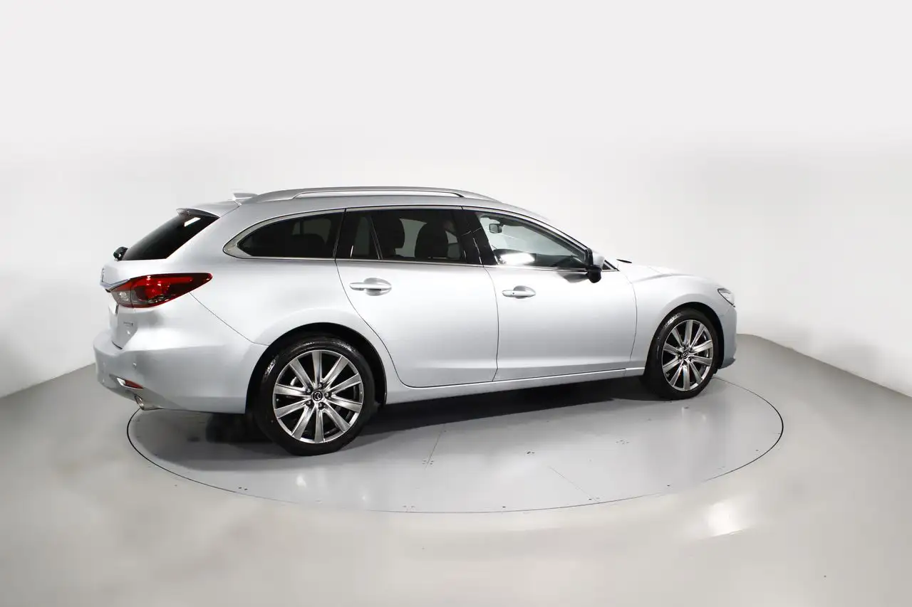 Renting Mazda 6 fam. 2.0 SKYACTIVE-G 107KW ZENITH 5P Plateado