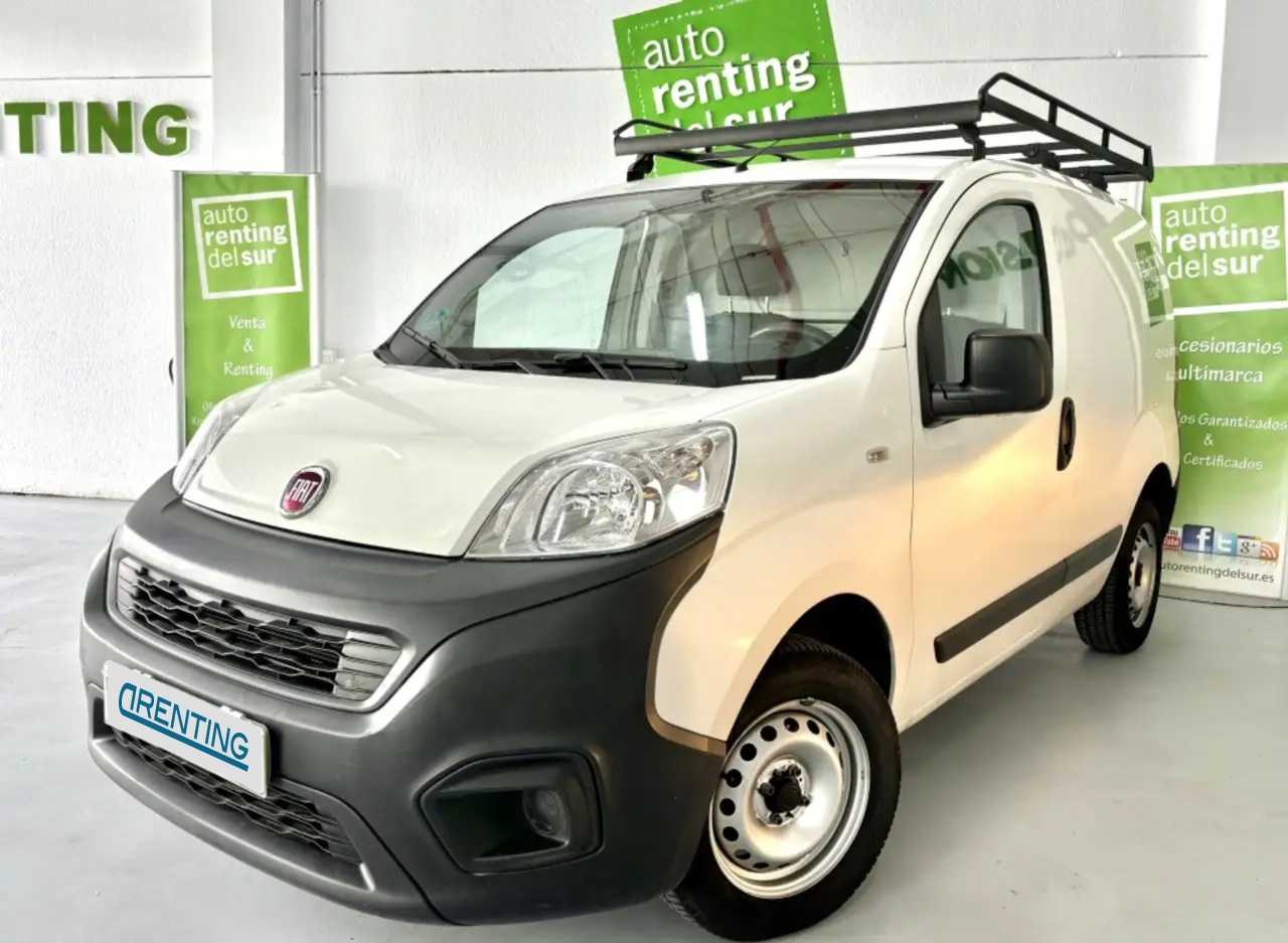 Renting Fiat Fiorino Comercial Cargo 1.3Mjt Base Clase 2 59kW Blanco