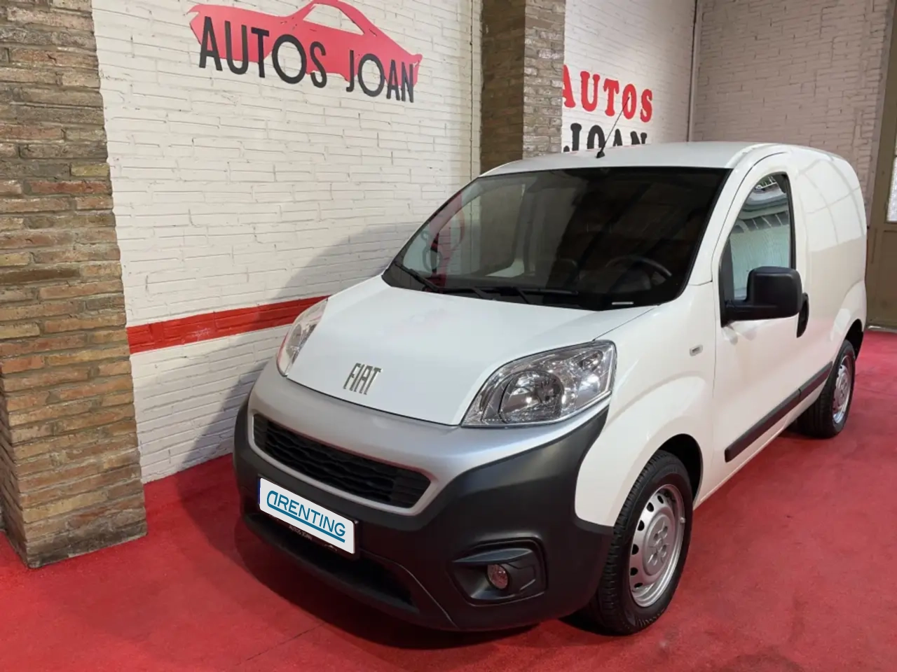 Renting Fiat Fiorino Comercial Cargo 1.3Mjt SX 70kW Blanco 1