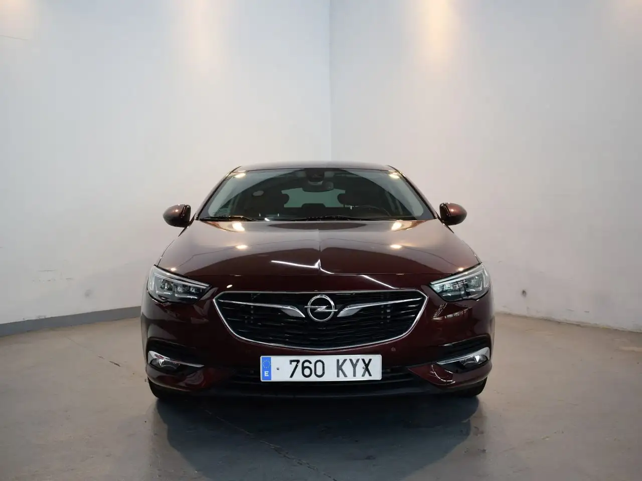 Renting Opel Insignia Grand Sport Selective Pro